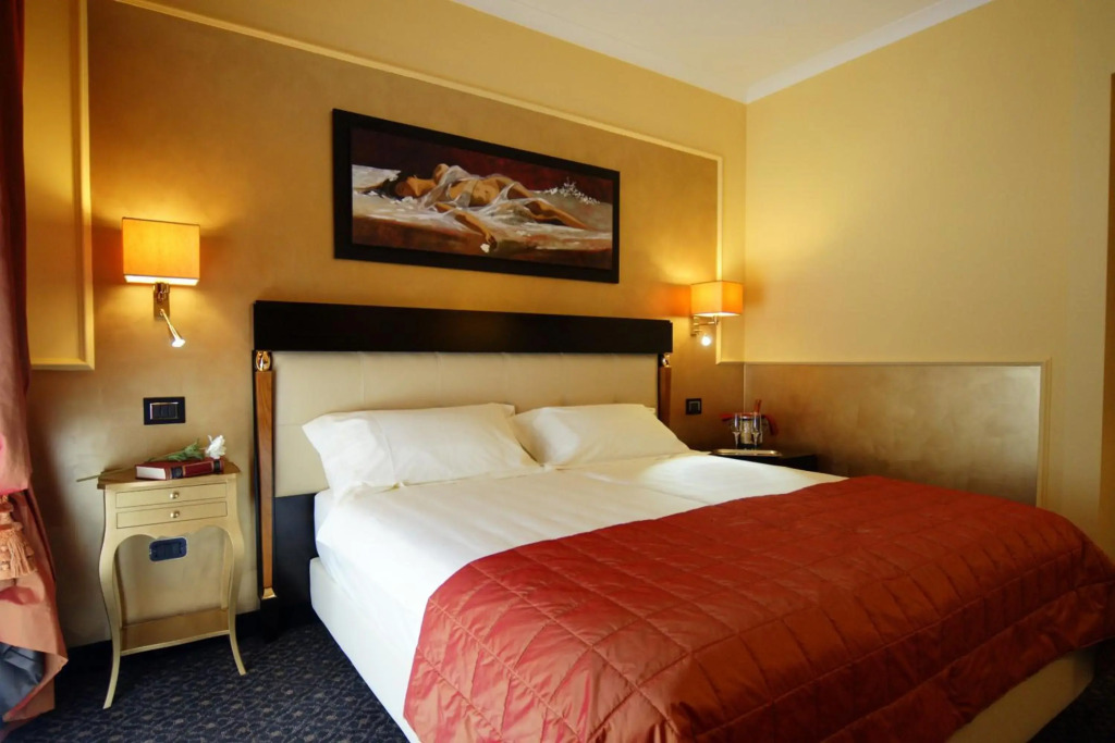 Bram Hotel