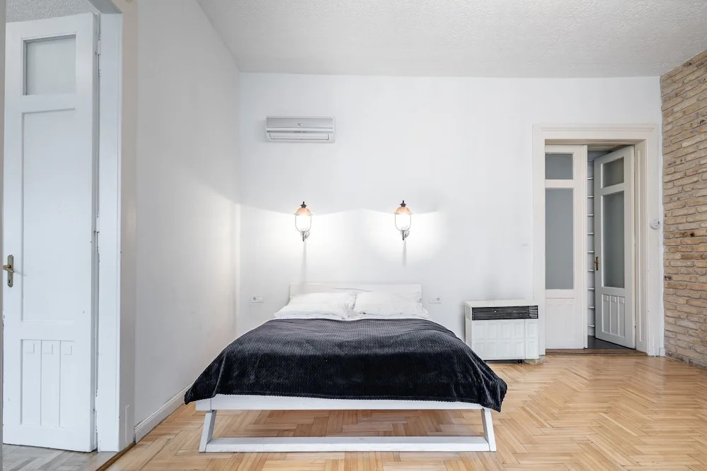 Central Luxury Apartment