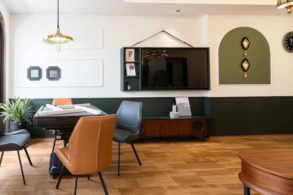 Vishan Garden Trendy Hostel