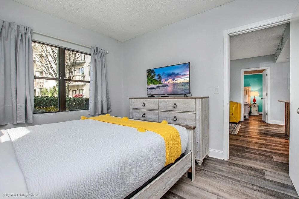 Pristine and Posh 2bd/2ba Condo With Private Balcony - #6en165