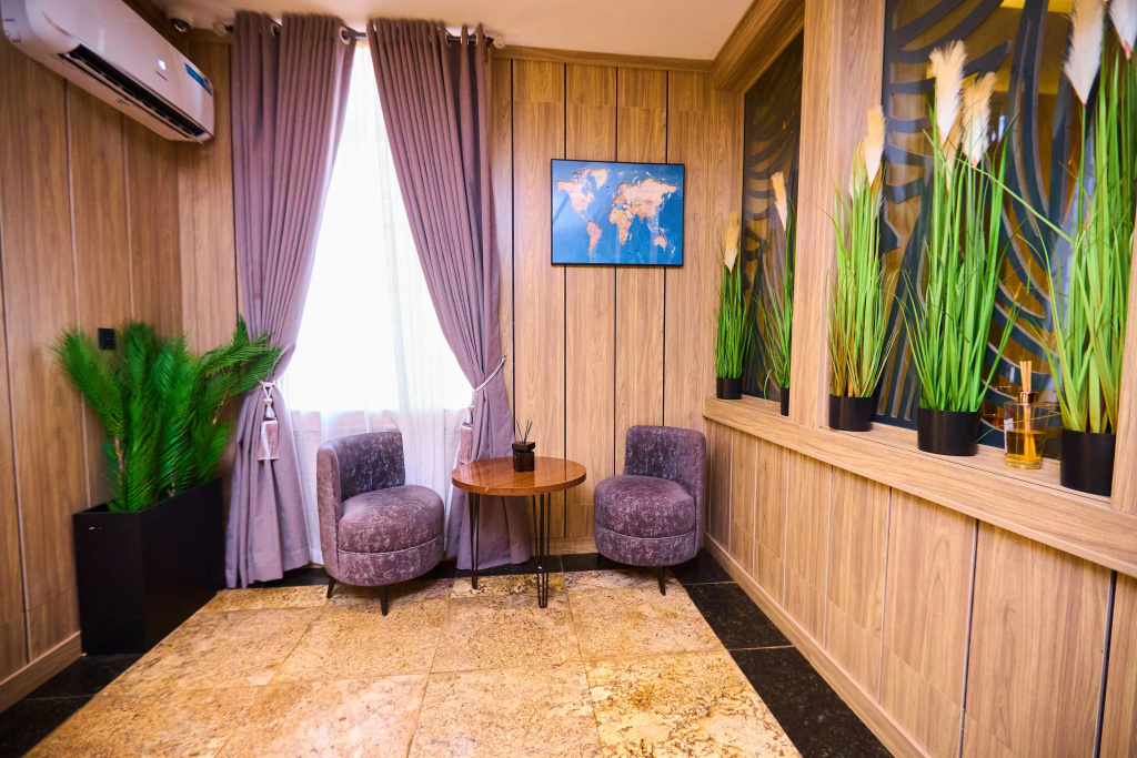 Отель Bourdillion Apartments Airport Road