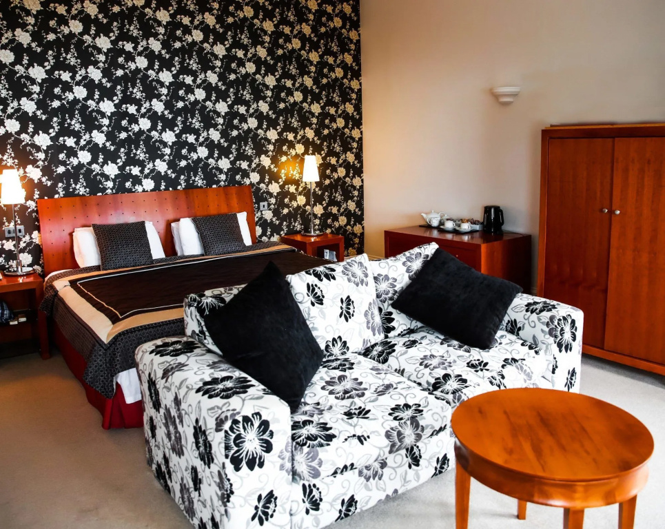 The Cumberland Hotel