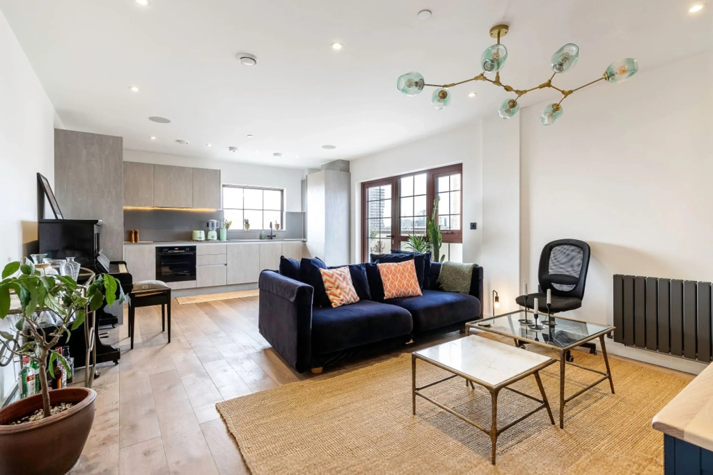 City View Spacious 2 Bedroom Penthouse