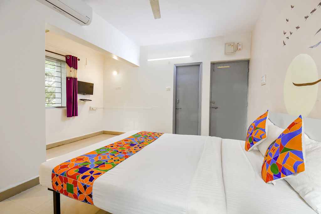 FabHotel Destiny Living