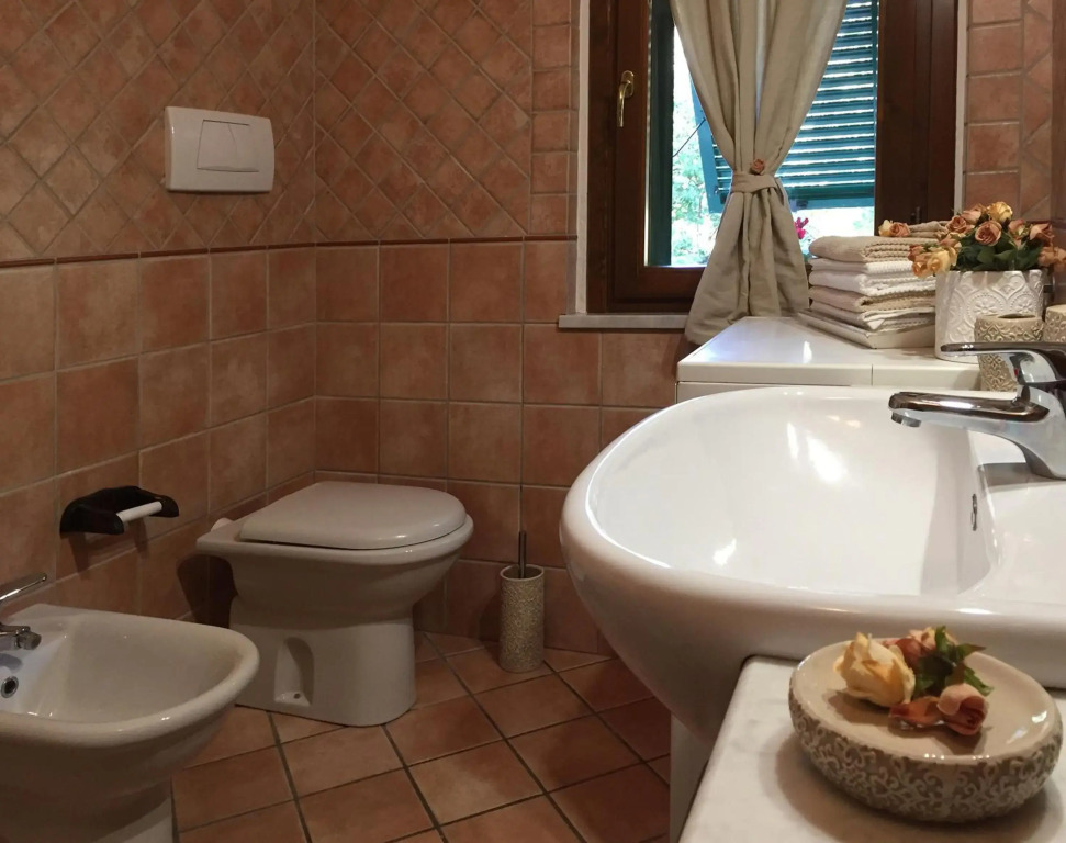 CASA VACANZE MONEGLIA 2 CAMERE con TERRAZZA nel VERDE