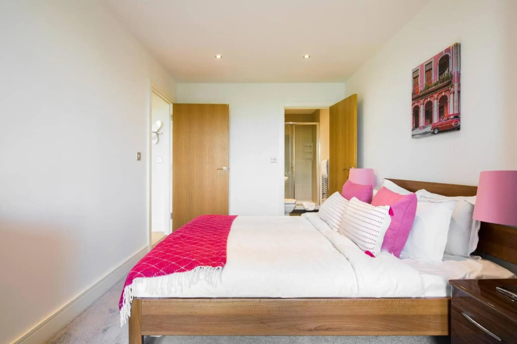 Greenwich Riverside 2 bed apartment Sleeps 6
