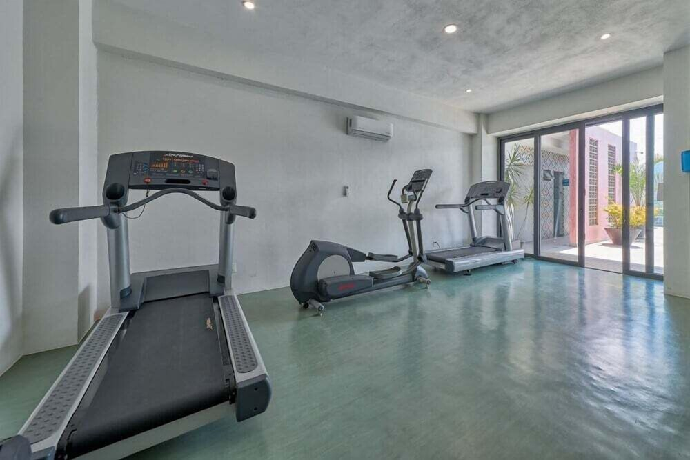 1BR Apartment - Private Balcony - Pool - Gym