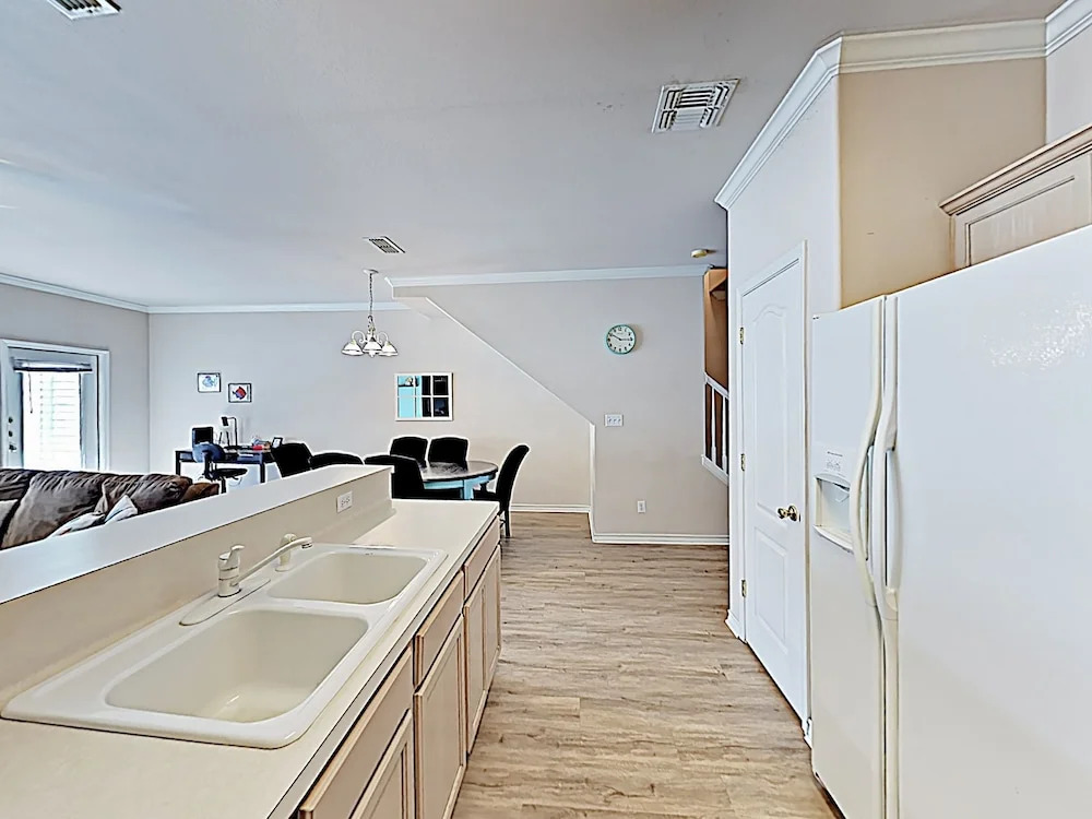 15102 Leeward Dr Townhouse Unit 703