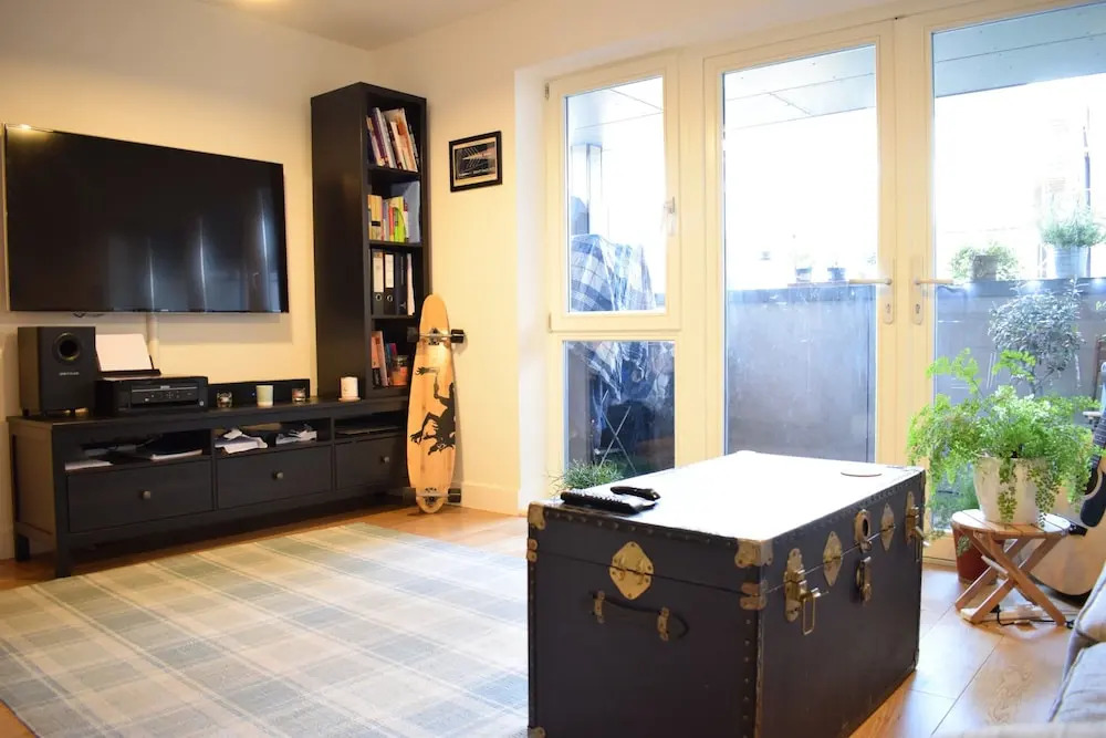 Modern 1 Bedroom Flat Near Riverside