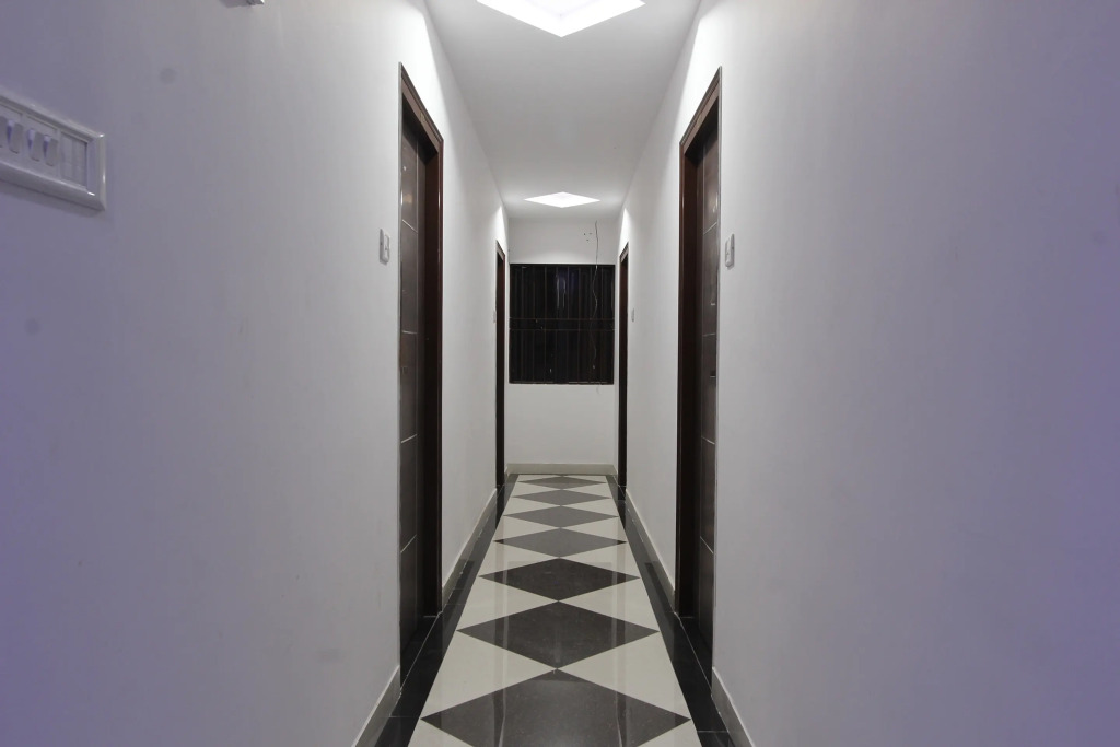 Hotel O V R Residency Near Sri Amruth Chithra Mandira