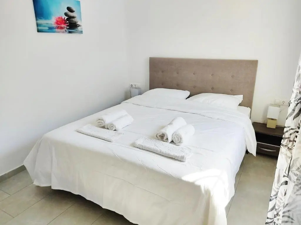 AVALON cosy apartments, minimal villas with shared swimming pool