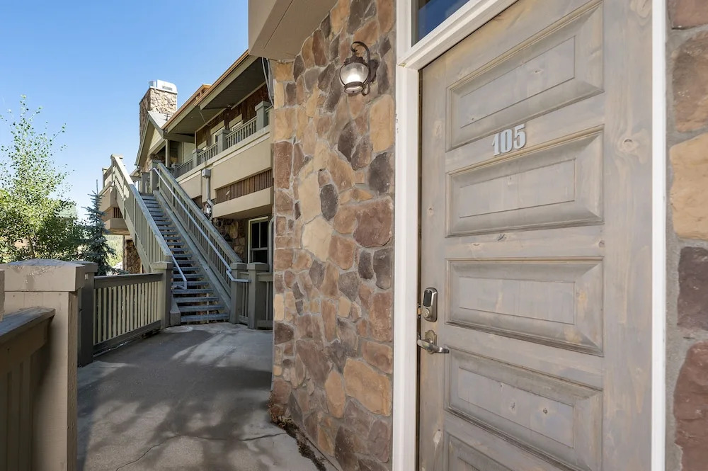 Ski Condo with Private Garage and Washer Dryer - Parry Peak Loft Premium-Rated 105