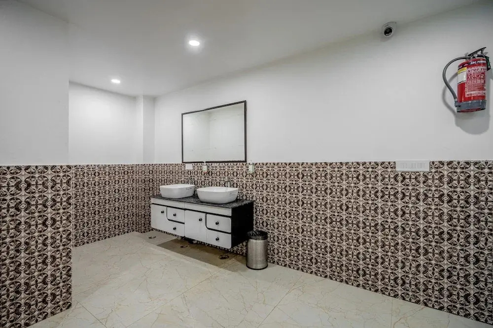Lime Tree Hotels and Banquet Greater Noida