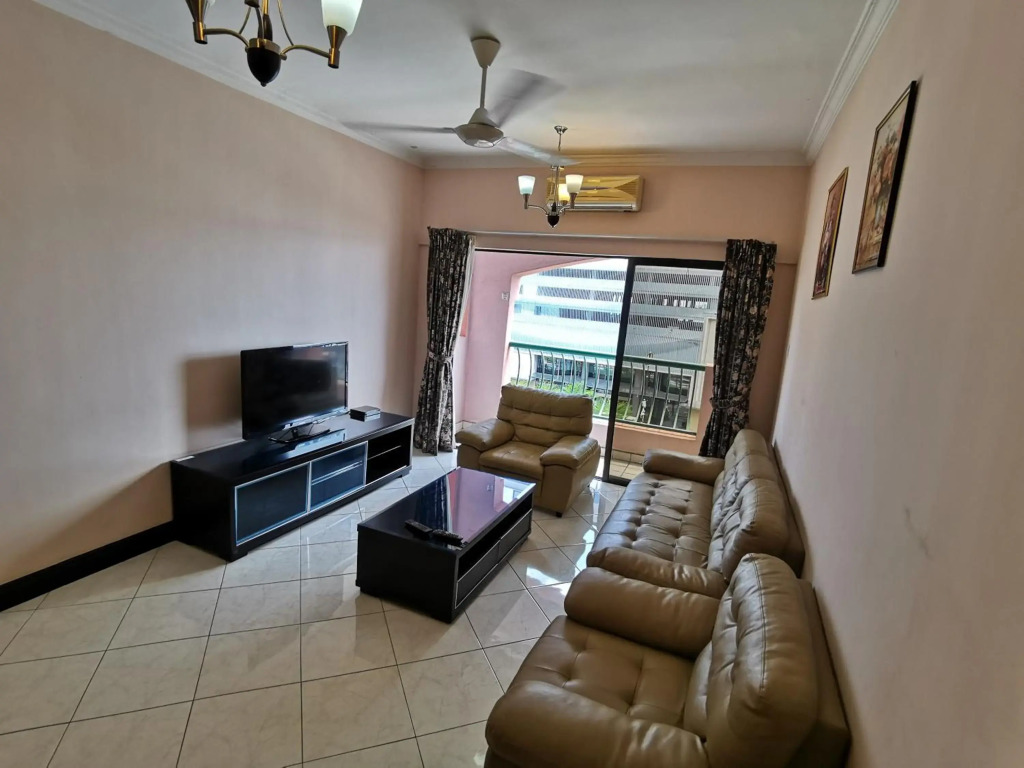 KK 5 Bedrooms Penthouse 3 Bedrooms Apartment Marina Court Resort Condominium