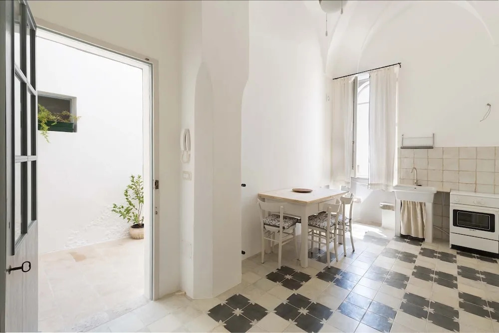 2082 Casa Gegè