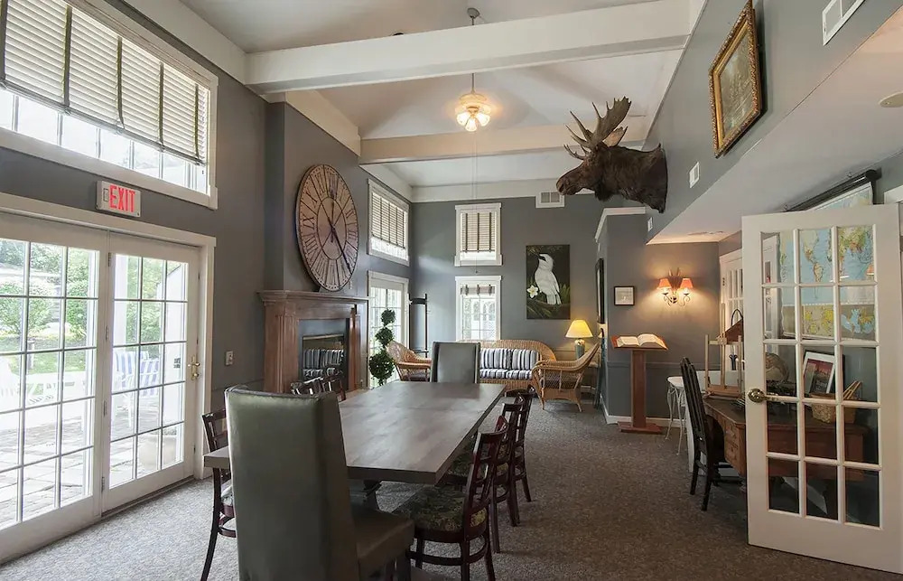 The Sand Hill Inn