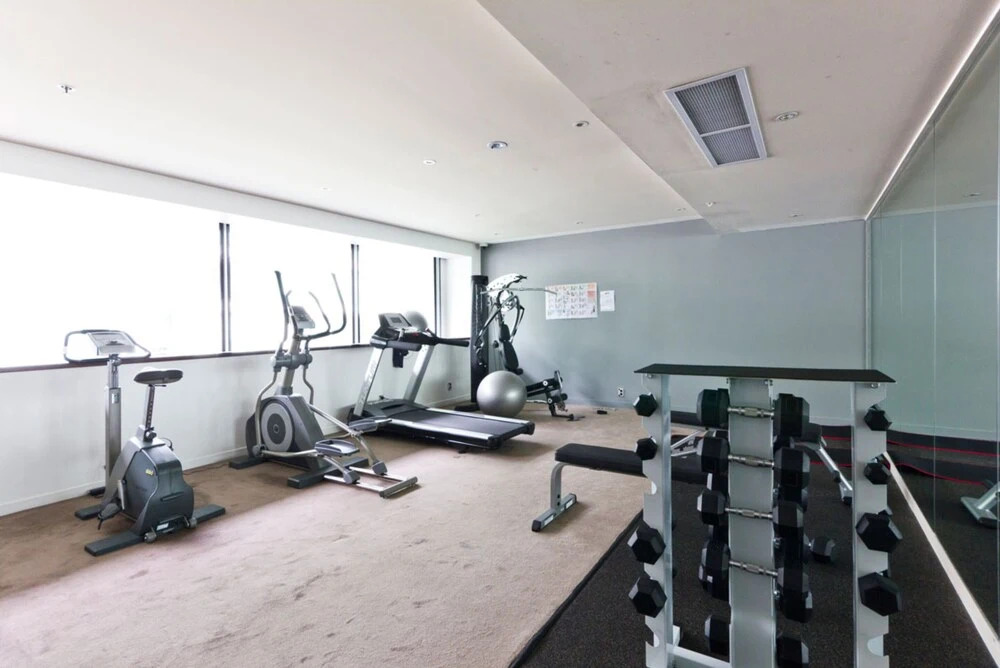 QV 2 Bedroom Apt Overlooking Marina -680