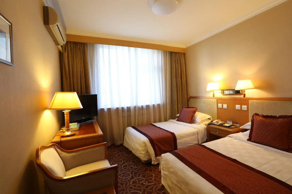Guoyi Hotel