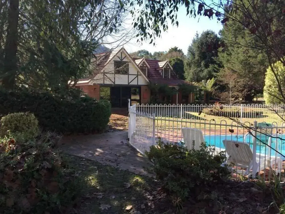 Tudor House - Large Family Home