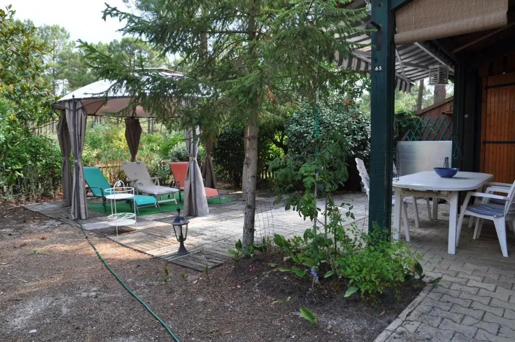 Agréable petite maison avec jardin - 1201