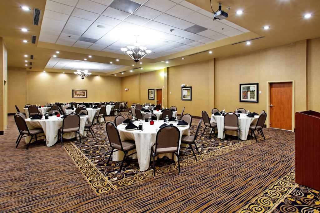 Holiday Inn Hotels Batesville by IHG
