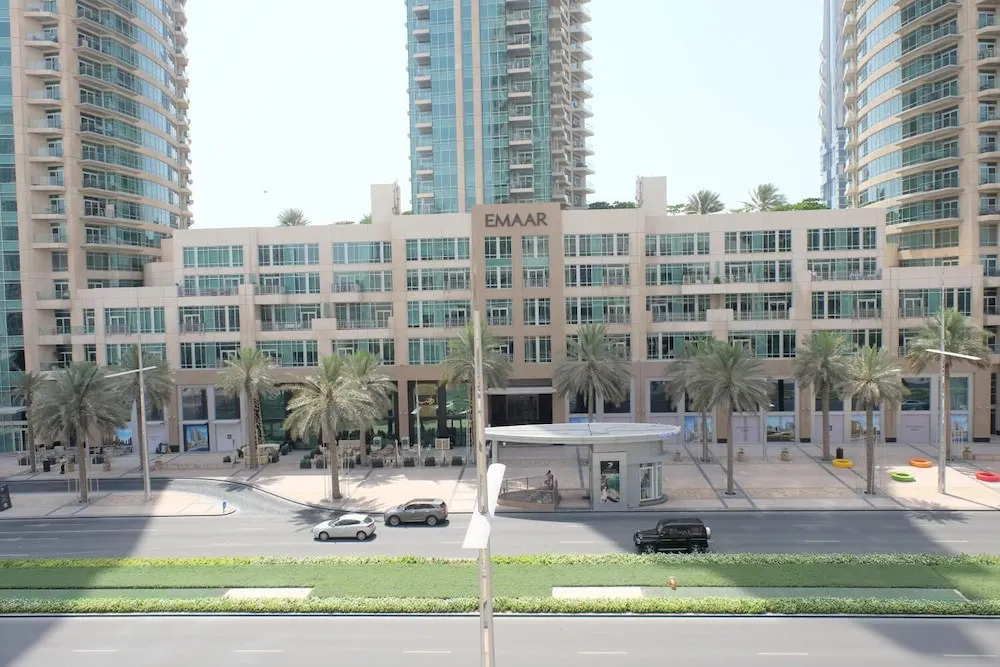 Spotlight - Ease by Emaar - Studio