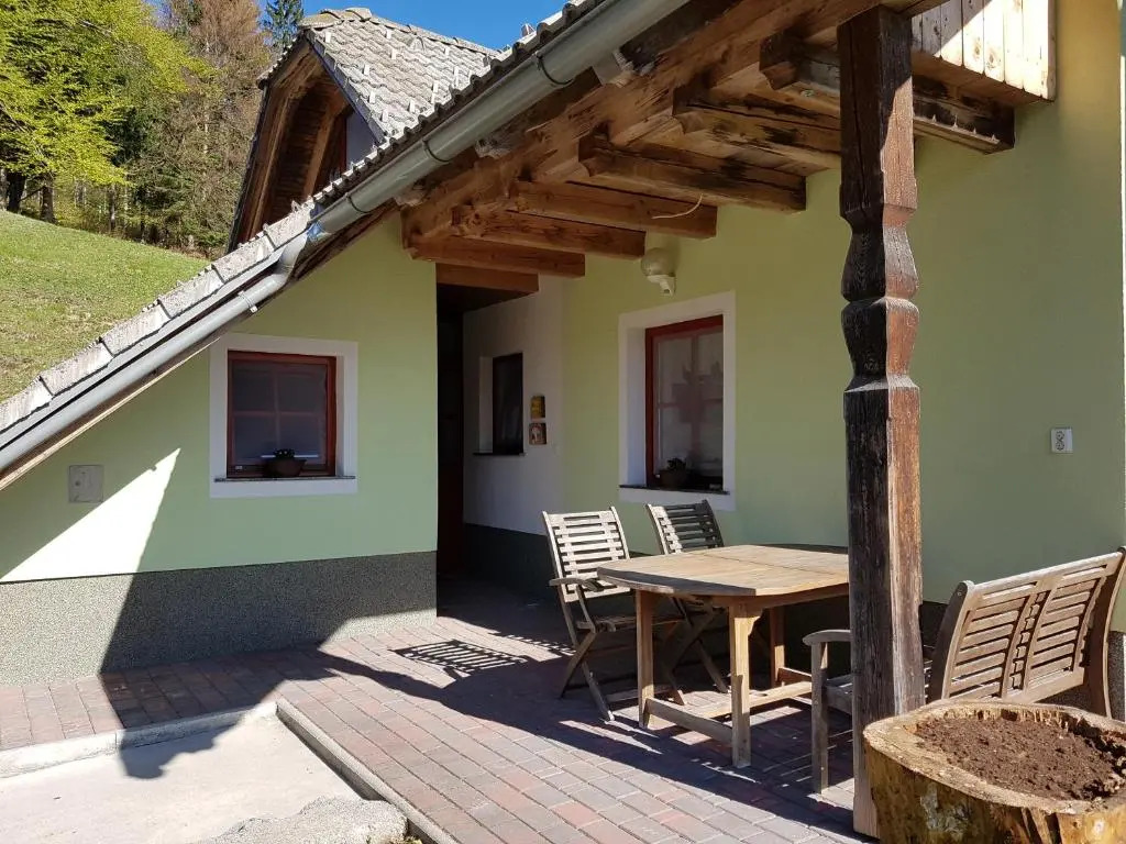 Vaznik Farm House Apartments