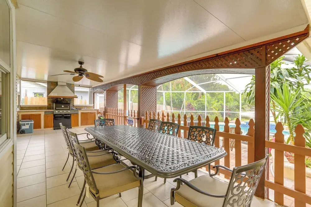4 Mi to Beaches: Alluring Largo Hideaway!