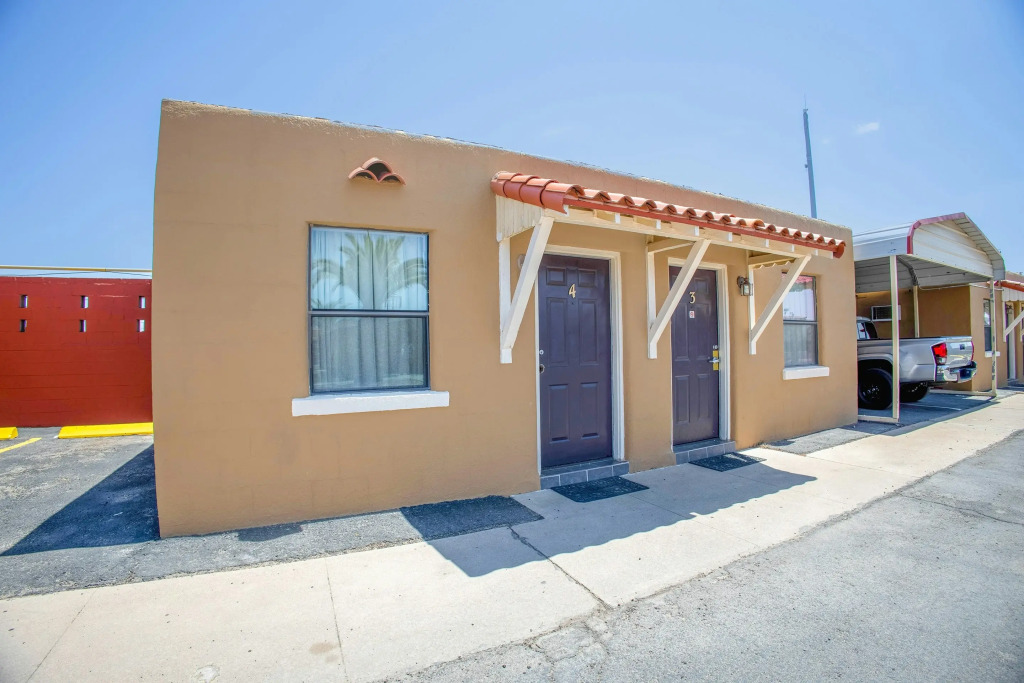 Sands Motel By OYO El Paso near Airport