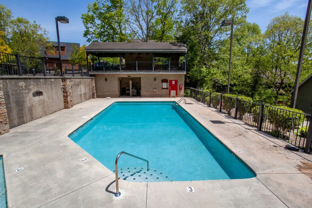 The Wacky Woodpecker by Avantstay Game Room, Private Hot Tub, & Pool Access!