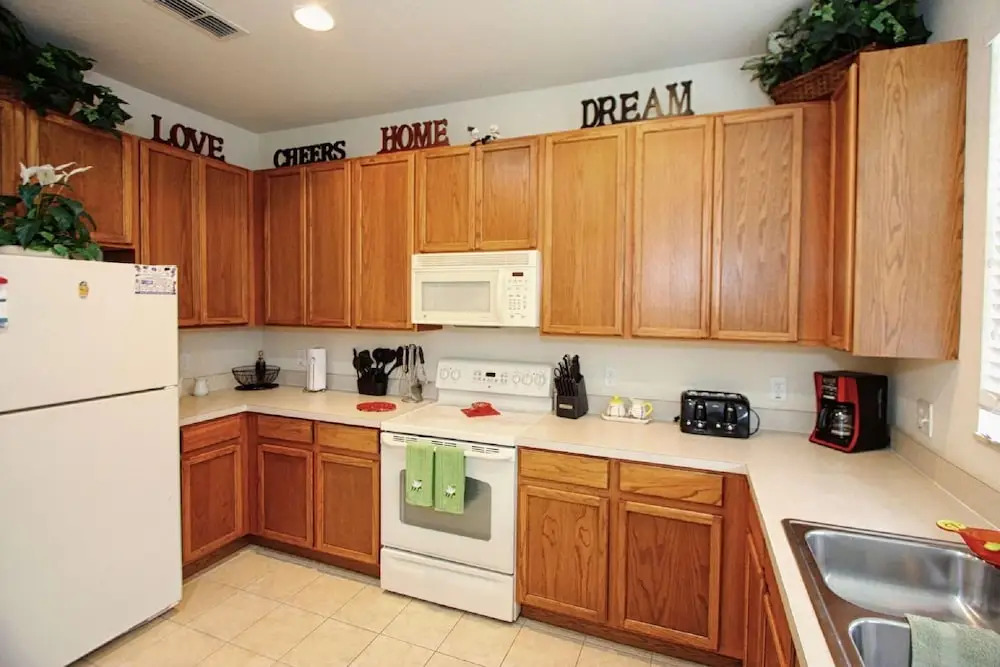 2633 Trafalgar Village