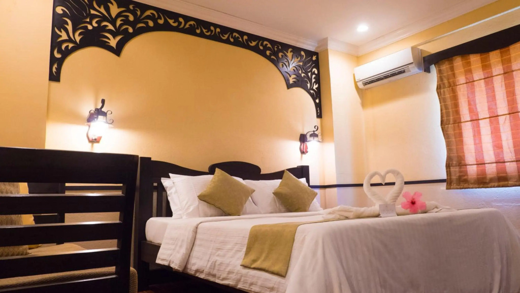 Playa Tropical Resort Hotel