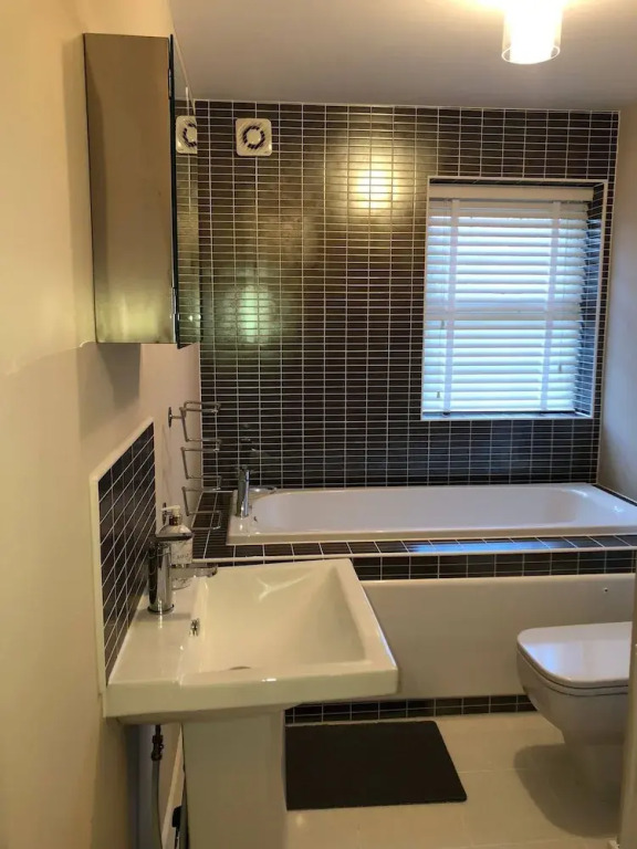 Cozy Sheffield Guest Room with Shared Facilities