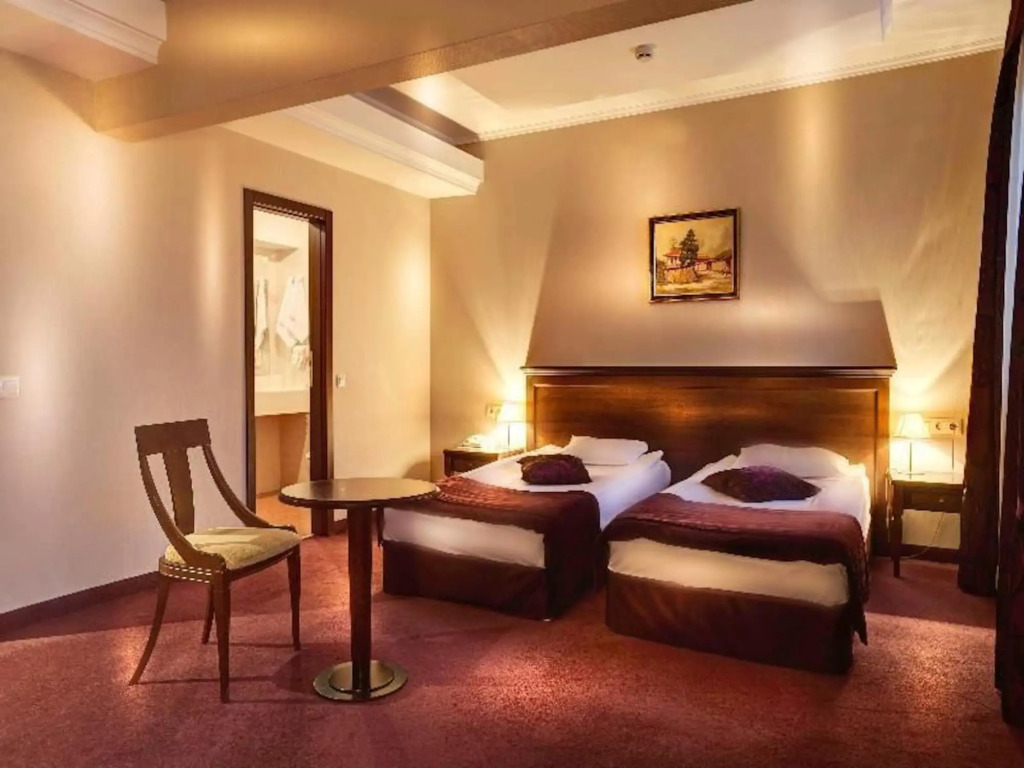 Yantra Grand Hotel