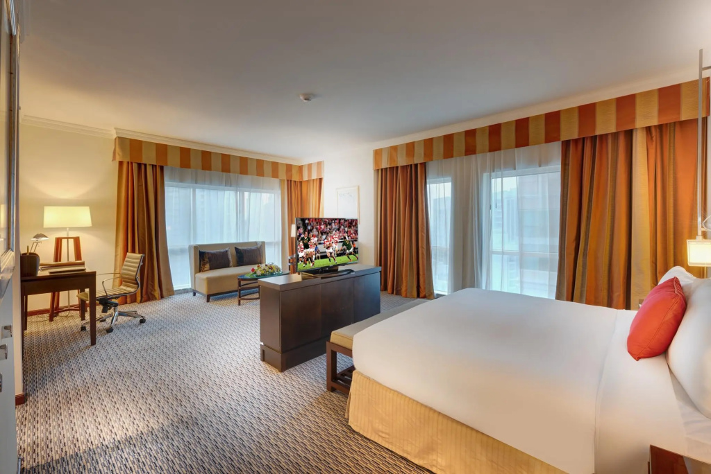 Отель Radisson Blu Barsha Heights