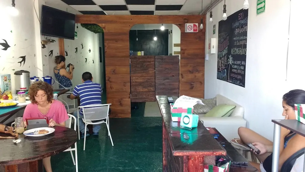 Hostal La Cueva - Hostel