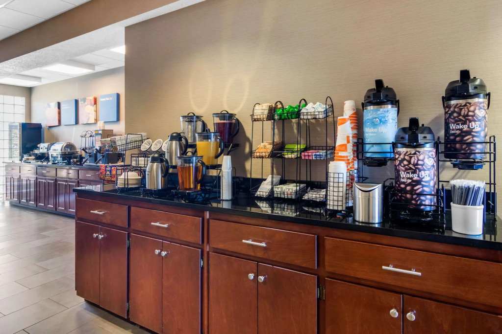 Comfort Inn & Suites LaGrange East