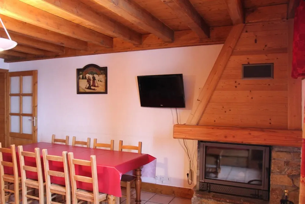 comfortable apartment with chimney Apartment 2 agence la cime