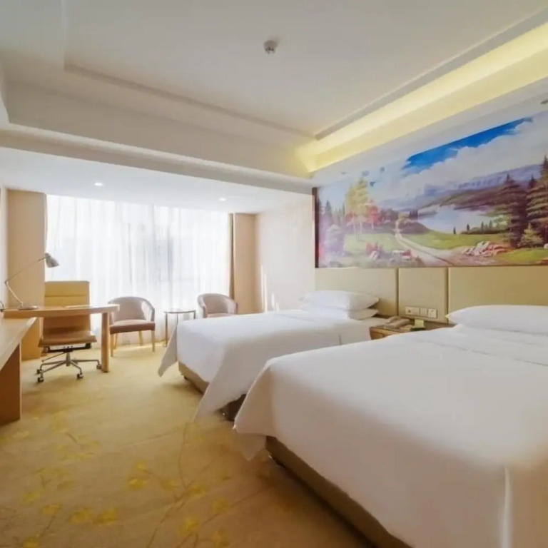 Vienna Hotel Xiufeng Park, HeshanDistrict,Yiyang