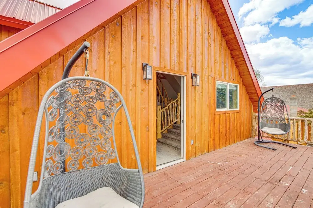 Family Home w/ Mountain Views in Circleville!