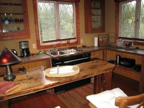 Alderwood Cottage & Suite - Bowen Island