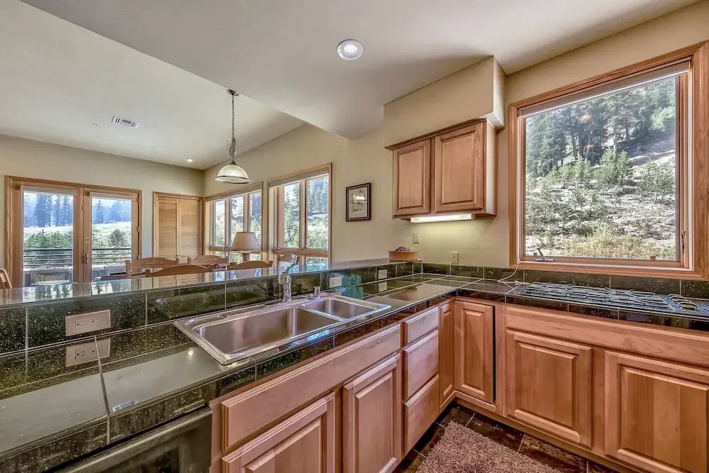 SC102 SnowCrest - 2 Br Condo