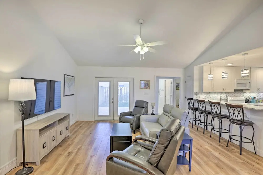 Sassy Tallahassee Home, 5 Mi to Downtown