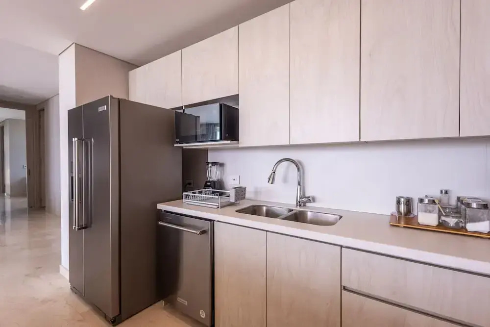 Oceanview 3BR Condo w spa gym