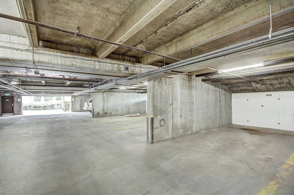 Wh102 Wheeler House 2 Bedroom Condo by RedAwning