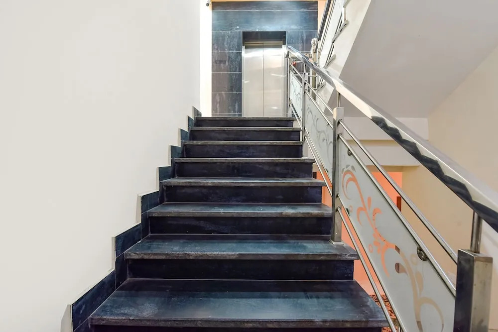 Fabhotel Sarvika