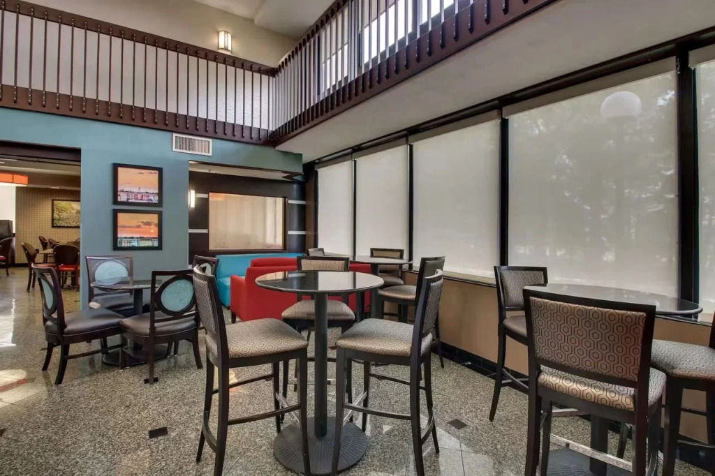 Heritage Inn & Suites The Woodlands, Trademark by Wyndham