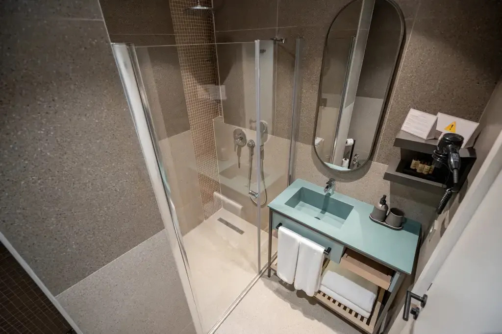 Oli Hotel and Suites