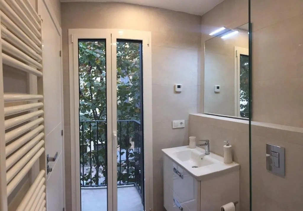 Nuevo Apartamento Moderno Elisa - a 80 metros de la playa para 5 personas