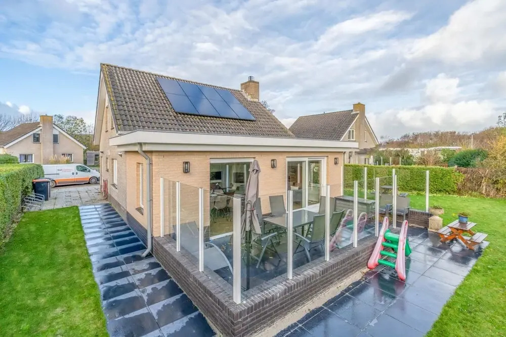 Modernly Furnished Holiday Home for 6 People
